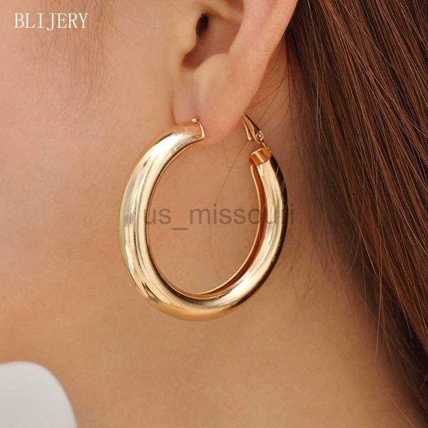 stud blijery trendy fashion thick circle hoop earring for women punk jewelry shiny gold color statement earrings brincos femme j230529, Golden;silver
stud blijery trendy fashion thick circle hoop earring for women punk jewelry shiny gold color statement earrings brincos femme j230529, Golden;silver
