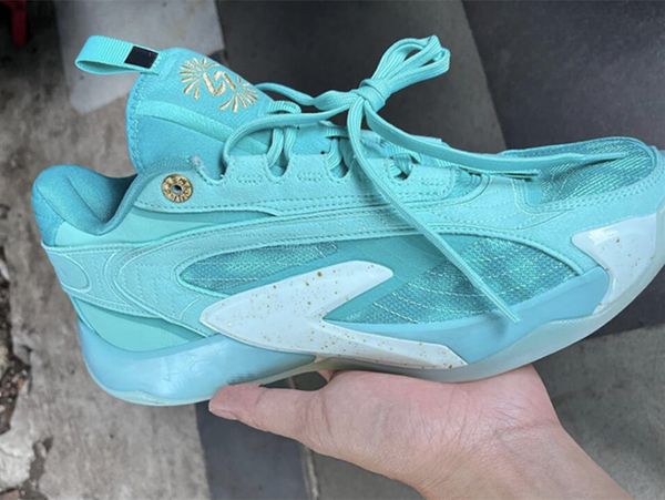 luka 2 tropical twist men basketball shoes 2023 green red jumpmen kids women sports shoe with box size us4-us12
luka 2 tropical twist men basketball shoes 2023 green red jumpmen kids women sports shoe with box size us4-us12