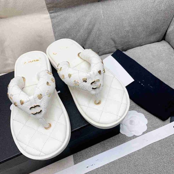 ccity small fragrance flat bottom flip-flops for women to wear in 2023 summer new diamond checkered thick bottom versatile clip toe beach sl, Black
ccity small fragrance flat bottom flip-flops for women to wear in 2023 summer new diamond checkered thick bottom versatile clip toe beach sl, Black