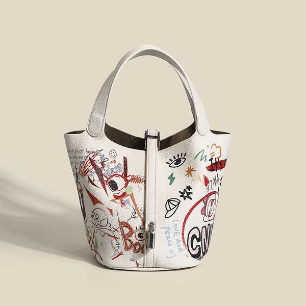 graffiti vegetable basket bucket bag 2023 new versatile large capacity one shoulder crossbody handbag female fashion 230529
graffiti vegetable basket bucket bag 2023 new versatile large capacity one shoulder crossbody handbag female fashion 230529