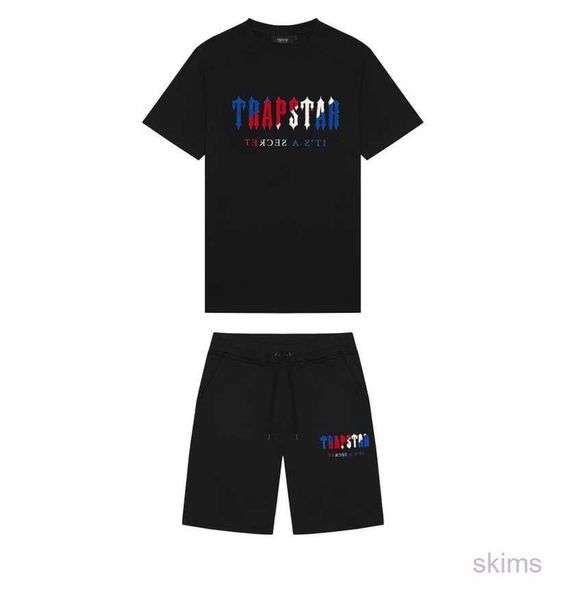 trapstar embroidered t shirt short sleeve outfit chenille tracksuit black cotton london streetwear size s-2xl, White;black 
trapstar embroidered t shirt short sleeve outfit chenille tracksuit black cotton london streetwear size s-2xl, White;black