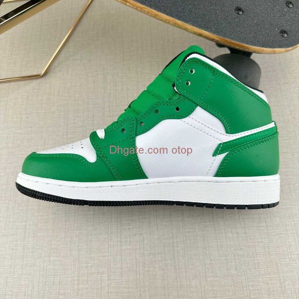 2023 j1 mid lucky green gs men womens running shoes black white sports sneakers dq8423-301 size us 4-12 eur 36-46
2023 j1 mid lucky green gs men womens running shoes black white sports sneakers dq8423-301 size us 4-12 eur 36-46