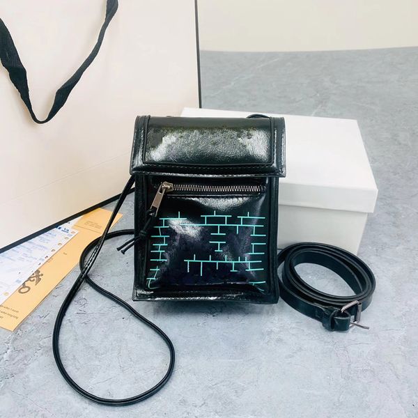 women shoulder bag designer mobile phone bags oil wax leather crossbody bag 3colors fashion messenger bag small purses luxury pocket handba
women shoulder bag designer mobile phone bags oil wax leather crossbody bag 3colors fashion messenger bag small purses luxury pocket handba