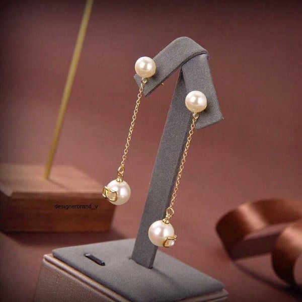 europe america stud fashion style earrings designer valentinoity women stud luxury gold double v letter jewelry classic mh1d ihh9, Golden;silver
europe america stud fashion style earrings designer valentinoity women stud luxury gold double v letter jewelry classic mh1d ihh9, Golden;silver