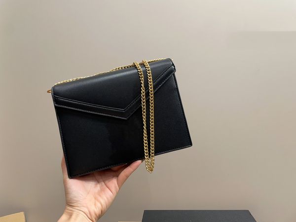 cassandra messenger bag everything stylish wandering bag can be single shoulder/cross body/metal open buckle designer style simple not simpl
cassandra messenger bag everything stylish wandering bag can be single shoulder/cross body/metal open buckle designer style simple not simpl