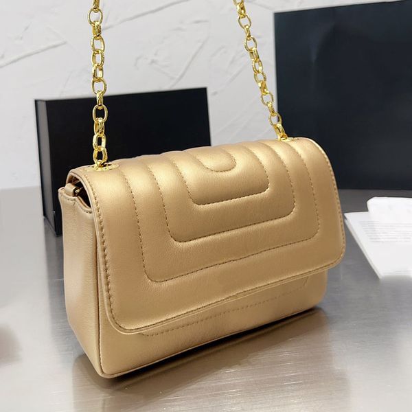 luxurys bags designer bag women cross body totes fashion gold silver chains shoulder bag lady flap messenger handbag purse causal backpack w
luxurys bags designer bag women cross body totes fashion gold silver chains shoulder bag lady flap messenger handbag purse causal backpack w