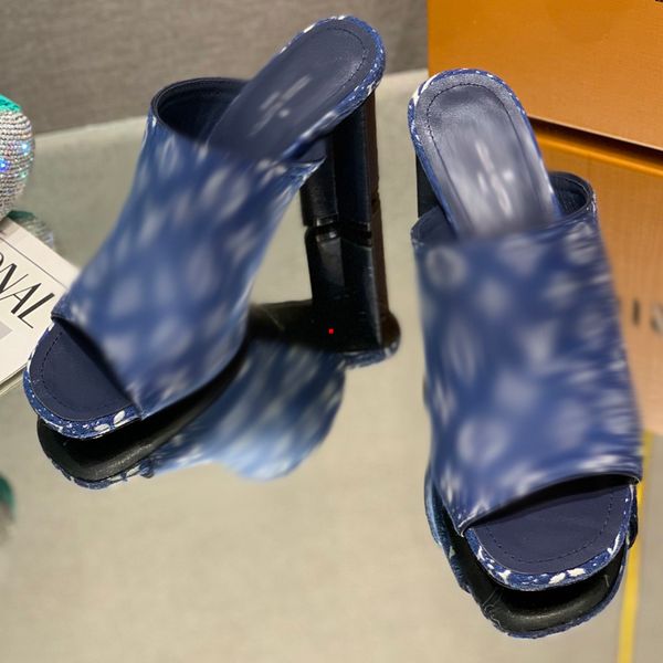 2023 fashion luxury designer beach platform slippers sandals for women fashion embroider rubber mules flat summer ladies casual shoes sandal, Black
2023 fashion luxury designer beach platform slippers sandals for women fashion embroider rubber mules flat summer ladies casual shoes sandal, Black
