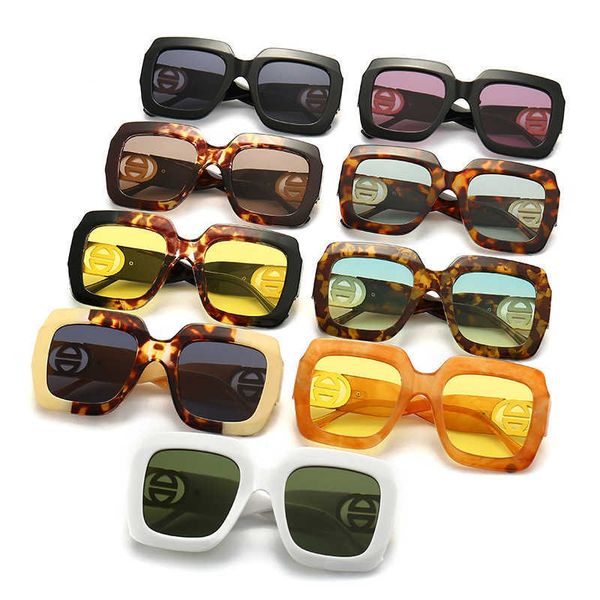 fashion 1022 new square women's sunvisors street shooting large frame sunglasses women, White;black
fashion 1022 new square women's sunvisors street shooting large frame sunglasses women, White;black