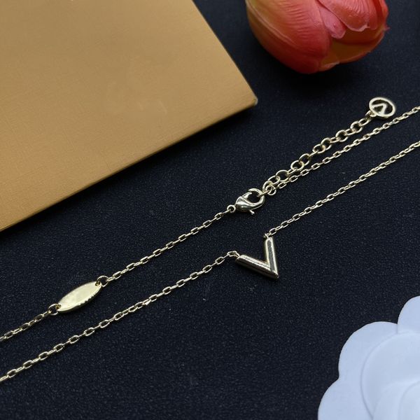 new 18k gold plated luxury designer fashion pendant necklace stainless steel letter pendant necklace neutral hip hop jewelry accessories par, Silver
new 18k gold plated luxury designer fashion pendant necklace stainless steel letter pendant necklace neutral hip hop jewelry accessories par, Silver