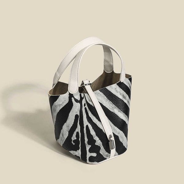 graffiti vegetable basket bucket bag 2023 new versatile large capacity one shoulder crossbody handbag female fashion 230529
graffiti vegetable basket bucket bag 2023 new versatile large capacity one shoulder crossbody handbag female fashion 230529