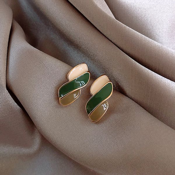 popular fashion earrings stud geometry enamel earrings luxury beautiful earrings women wedding jewelry earrings gift, Golden;silver
popular fashion earrings stud geometry enamel earrings luxury beautiful earrings women wedding jewelry earrings gift, Golden;silver