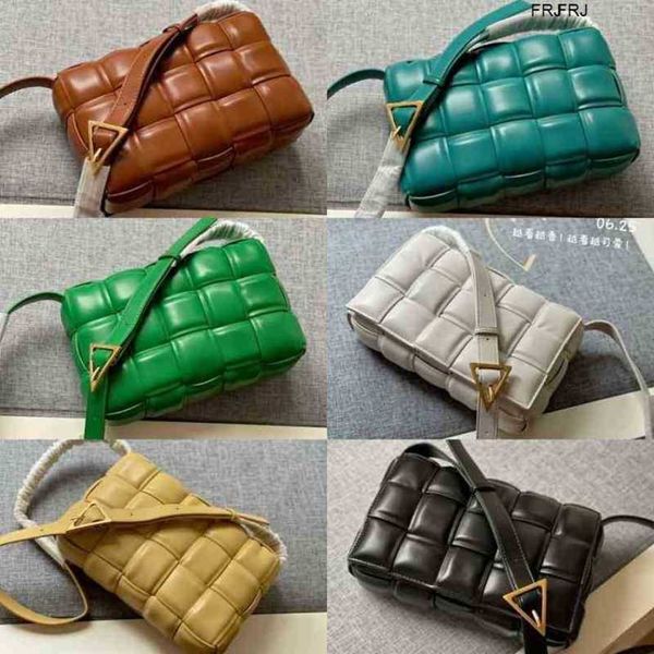 designer bottegas bags venetas cassettes strawberry home advanced handbag woven tofu pillow messenger 2023 new style temperament cloud have
designer bottegas bags venetas cassettes strawberry home advanced handbag woven tofu pillow messenger 2023 new style temperament cloud have