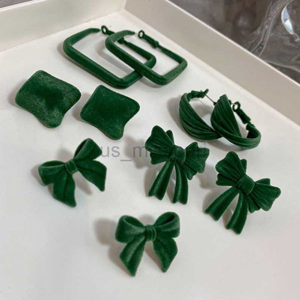 stud dark green braided flocking hoop earrings circle ring earring hollow bow bowknot stud earrings for women party new year jewelry j230529, Golden;silver
stud dark green braided flocking hoop earrings circle ring earring hollow bow bowknot stud earrings for women party new year jewelry j230529, Golden;silver