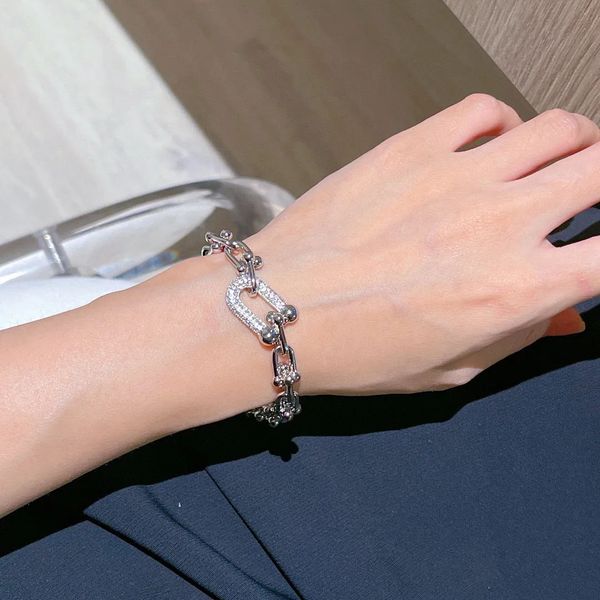 new designer design men's women's gold bracelet luxury link chain jewlery designer for women gift, Black
new designer design men's women's gold bracelet luxury link chain jewlery designer for women gift, Black