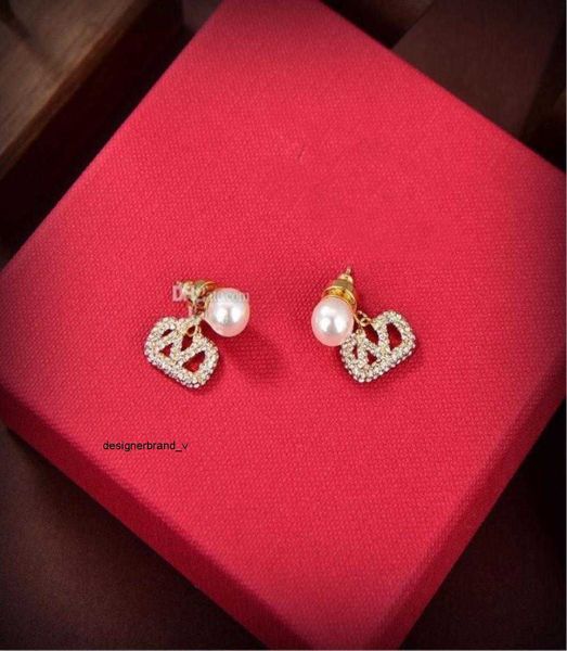 designer earring letter v stud earing luxury women fashion hoop jewelry metal valentinoity earring sdgsdgd1555485, Golden;silver
designer earring letter v stud earing luxury women fashion hoop jewelry metal valentinoity earring sdgsdgd1555485, Golden;silver
