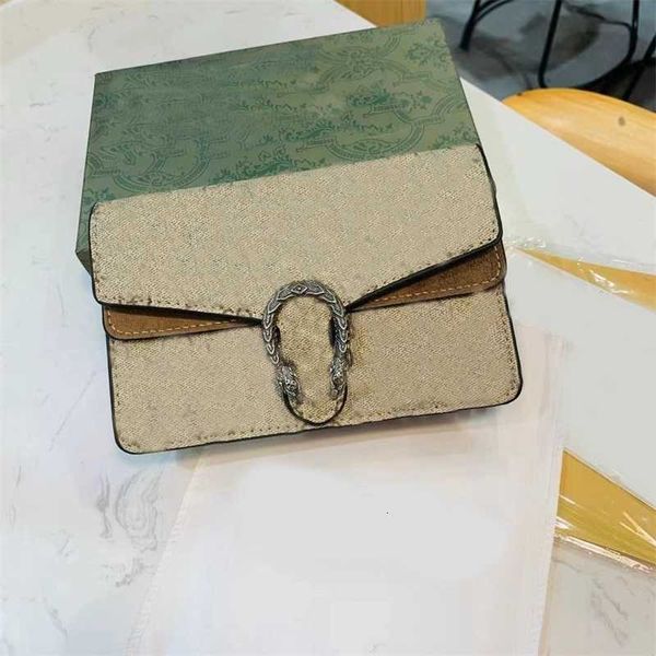men luxury handbag designer bag trendy borsa with unique plated silver strap shoulder pin buckle flap cover tikotk hip hop punk style xb013
men luxury handbag designer bag trendy borsa with unique plated silver strap shoulder pin buckle flap cover tikotk hip hop punk style xb013