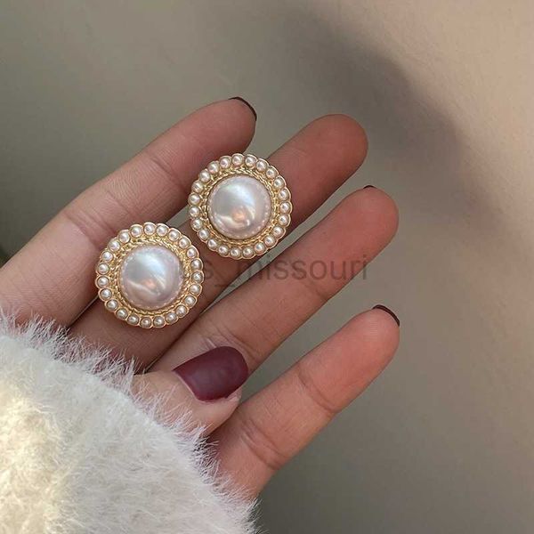 stud fashion bohemian big pearl stud earring mascot ornaments for women valentine's accessories gift wholesale e0245 j230529, Golden;silver
stud fashion bohemian big pearl stud earring mascot ornaments for women valentine's accessories gift wholesale e0245 j230529, Golden;silver