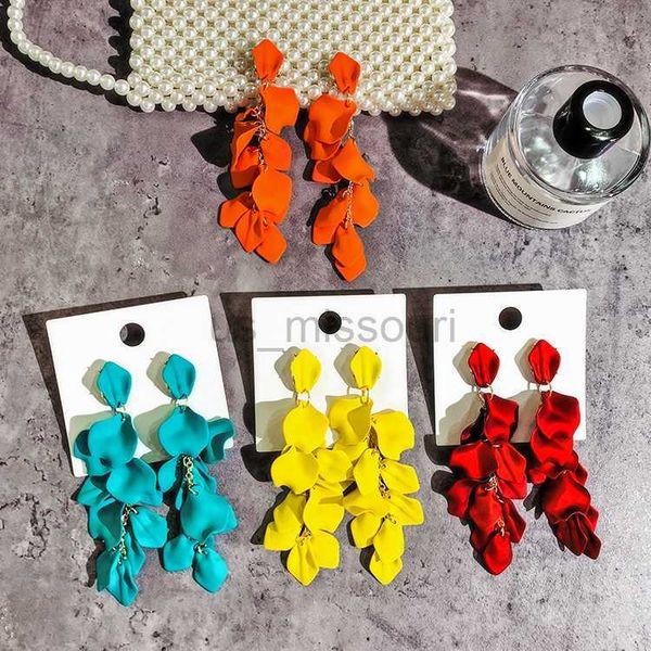 stud exaggerated acrylic petal flower tassel long earrings for women beach holiday jewelry red yellow blue colors j230529, Golden;silver
stud exaggerated acrylic petal flower tassel long earrings for women beach holiday jewelry red yellow blue colors j230529, Golden;silver