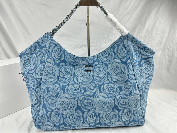 2023 new trend explosive camellia underarm bag tote bag shoulder bag denim series trend fashion elements with large capacity denim model no.
2023 new trend explosive camellia underarm bag tote bag shoulder bag denim series trend fashion elements with large capacity denim model no.