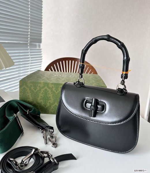 luxury designer shoulder bags cross body shoulder purse bamboo fashion lady shopping handbag women letter popular totes cartoon pillow pract
luxury designer shoulder bags cross body shoulder purse bamboo fashion lady shopping handbag women letter popular totes cartoon pillow pract