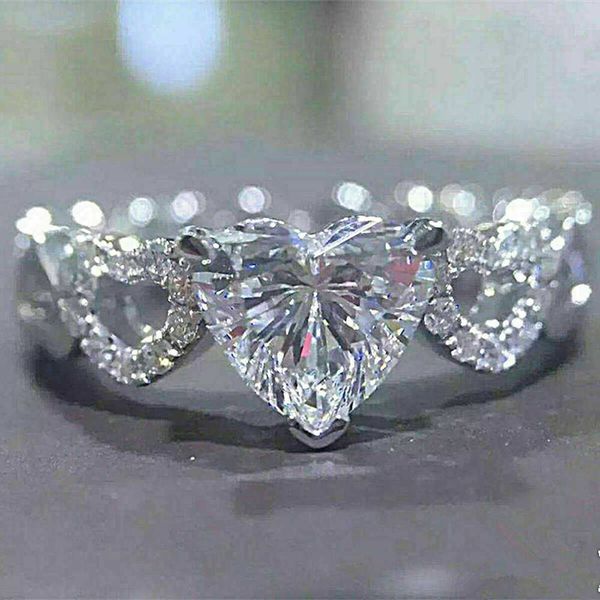 band rings huitan new trend hollowed out ring women inlaid crystal cz stone stylish party accessories selling romantic heart rings aa230529, Silver
band rings huitan new trend hollowed out ring women inlaid crystal cz stone stylish party accessories selling romantic heart rings aa230529, Silver