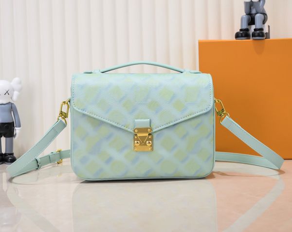 fashion designers women handbags shoulder bags luxurys lady crossbody highs quality classic flower letter leather messenger purses chains ma
fashion designers women handbags shoulder bags luxurys lady crossbody highs quality classic flower letter leather messenger purses chains ma