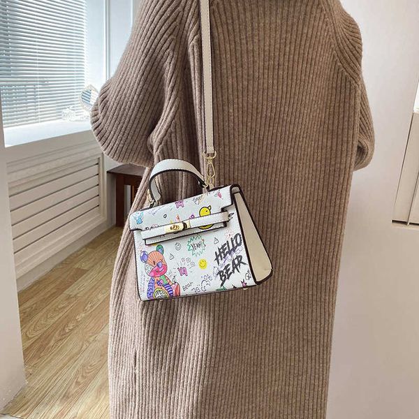 shoulder bag designer bags 2023 popular graffiti crossbody totes handheld women s bag 230529
shoulder bag designer bags 2023 popular graffiti crossbody totes handheld women s bag 230529