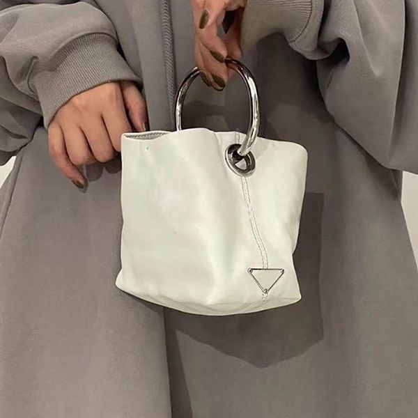 cute handheld women mini tote bag quilted vintage silver hardware luxury handbag triangle badge designer purse trend card holder suitcases k
cute handheld women mini tote bag quilted vintage silver hardware luxury handbag triangle badge designer purse trend card holder suitcases k