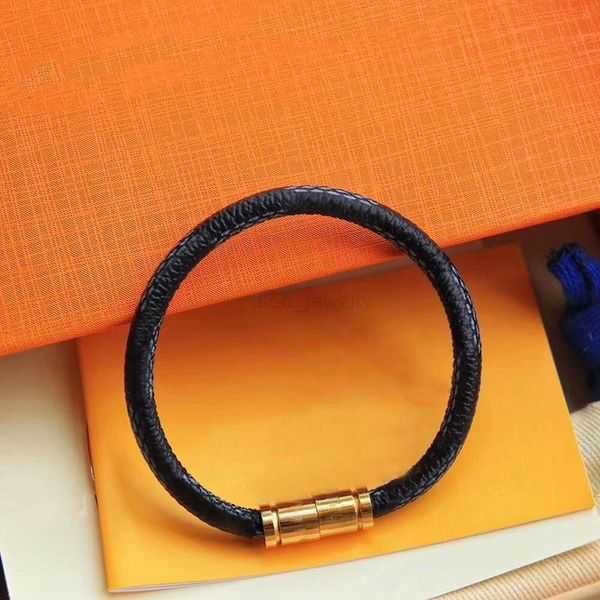 fashion designer women bracelet charm delicate invisible luxury jewelry magnetic buckle gold leather bracelet wristband watch strap case men, Golden;silver
fashion designer women bracelet charm delicate invisible luxury jewelry magnetic buckle gold leather bracelet wristband watch strap case men, Golden;silver