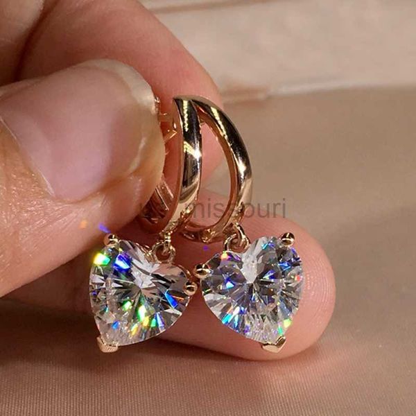 stud charming rose gold color hoop earrings heart shape zircon dangle earrings women wedding jewelry gift for women girls j230529, Golden;silver
stud charming rose gold color hoop earrings heart shape zircon dangle earrings women wedding jewelry gift for women girls j230529, Golden;silver