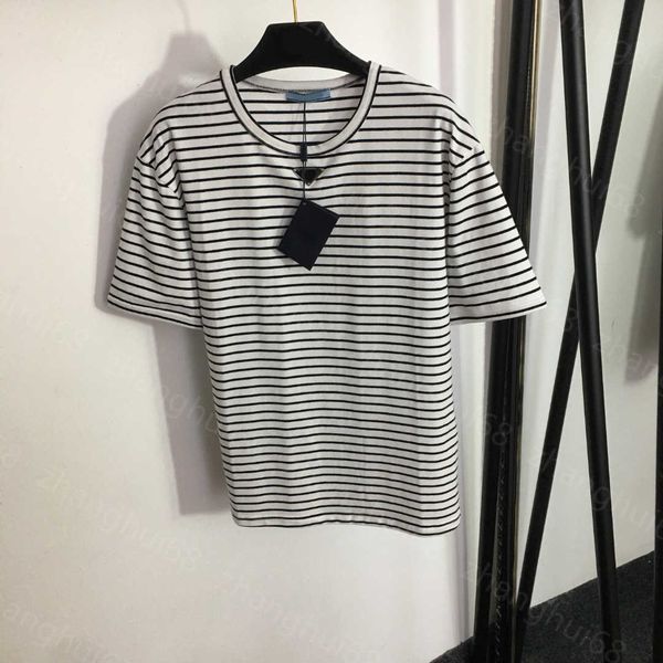 23ss womens t-shirt womens designer clothing tee round neck pure cotton monogram metal triangle label striped short sleeve t-shirt womens cl, White
23ss womens t-shirt womens designer clothing tee round neck pure cotton monogram metal triangle label striped short sleeve t-shirt womens cl, White