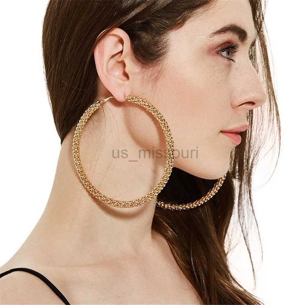 stud street vintage golden big circle hoop earrings colors y2k for women steampunk ear round fashion earring party jewelry 2023 j230529, Golden;silver
stud street vintage golden big circle hoop earrings colors y2k for women steampunk ear round fashion earring party jewelry 2023 j230529, Golden;silver
