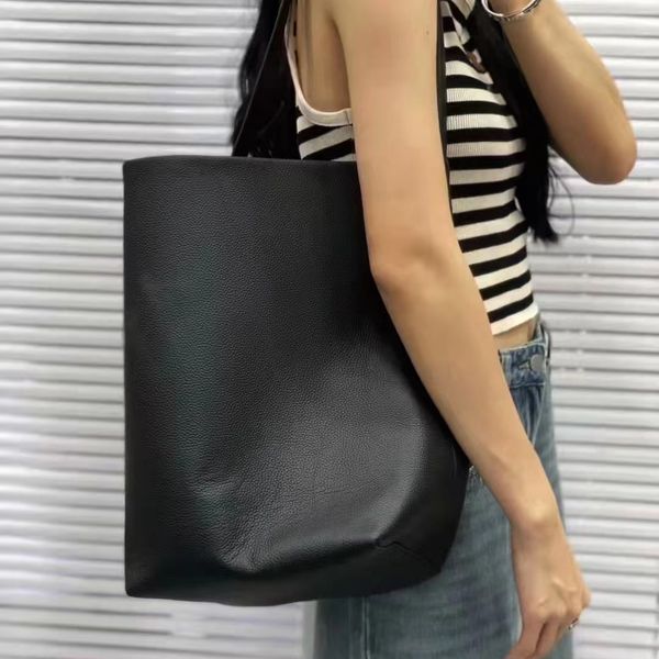 designer bags leather bag large capacity shoulder cowhide hand mother lichee grain head layer bucketclassic tote bag the row y8r4
designer bags leather bag large capacity shoulder cowhide hand mother lichee grain head layer bucketclassic tote bag the row y8r4