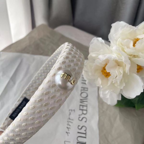 fashion miu letter imitation pearl colorful stripe sponge hair band sweet hundred strap headband fashion headwear hair accessories, Silver
fashion miu letter imitation pearl colorful stripe sponge hair band sweet hundred strap headband fashion headwear hair accessories, Silver
