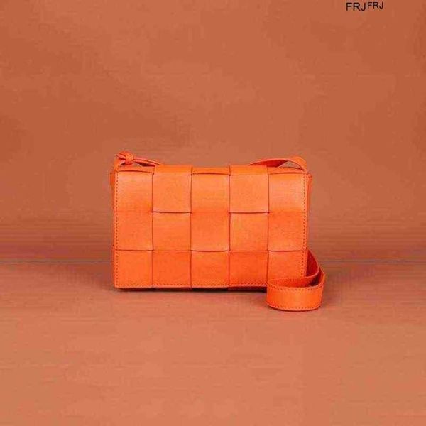 designer bottegas bags venetas cassettes 2023 new plaid woven messenger leather womens bag small ck single shoulder fashion simple cowhid ha
designer bottegas bags venetas cassettes 2023 new plaid woven messenger leather womens bag small ck single shoulder fashion simple cowhid ha