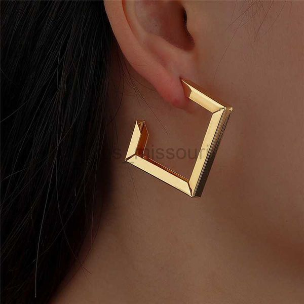 stud retro minimalist square earrings irregular hoop earrings new exaggerated cool girl fashion earring for women accessories 2022 j230529, Golden;silver
stud retro minimalist square earrings irregular hoop earrings new exaggerated cool girl fashion earring for women accessories 2022 j230529, Golden;silver