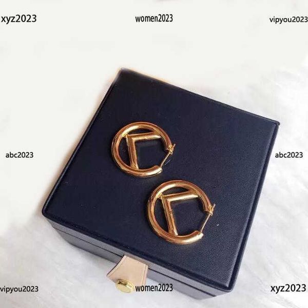 women designer earrings fashion luxury gold circular shape design hoop & huggie jewelry #including brand box new listing, Golden;silver
women designer earrings fashion luxury gold circular shape design hoop & huggie jewelry #including brand box new listing, Golden;silver