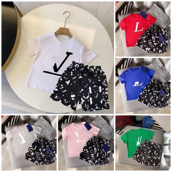 23ss designer brand kids polo shirt shorts set boys Striped lapel bear printing short sleeves Shorts two-piece High quality kid clothing AAA, Grey
23ss designer brand kids polo shirt shorts set boys Striped lapel bear printing short sleeves Shorts two-piece High quality kid clothing AAA, Grey