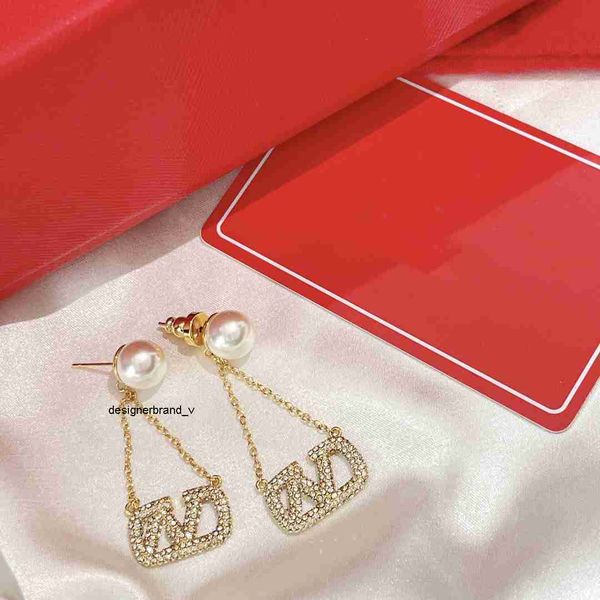 designer earring letter v stud earing luxury women fashion hoop jewelry metal valentinoity earring ghj, Golden;silver
designer earring letter v stud earing luxury women fashion hoop jewelry metal valentinoity earring ghj, Golden;silver