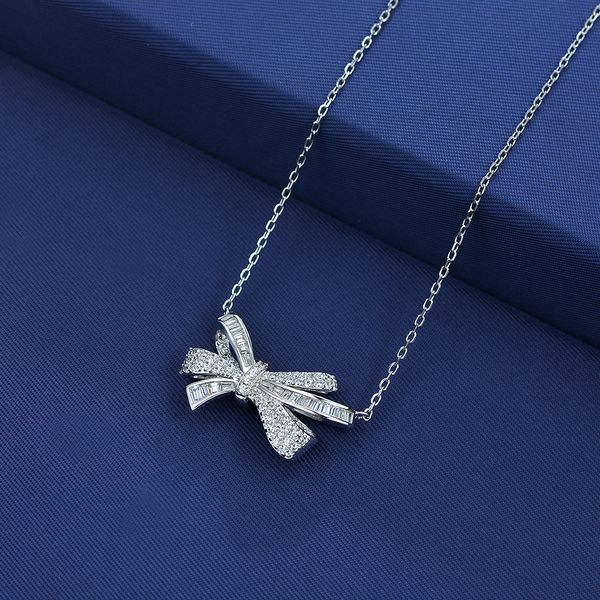 2021 charm bowknot moissanite pendant 100% real 925 sterling silver wedding pendants necklace for women bridal choker jewelry
2021 charm bowknot moissanite pendant 100% real 925 sterling silver wedding pendants necklace for women bridal choker jewelry