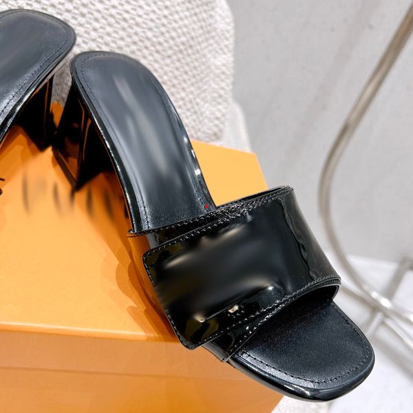 2023 fashion slippers for women fashion luxury floral striped pantoufle summer rubber fabric flats flip flops sliders designer slides sandal, Black
2023 fashion slippers for women fashion luxury floral striped pantoufle summer rubber fabric flats flip flops sliders designer slides sandal, Black