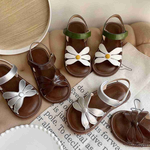 sandals girl's leather sandals casual beach shoes flower summer new soft sole non-slip princess shoe sweet lovely r230529, Black;red
sandals girl's leather sandals casual beach shoes flower summer new soft sole non-slip princess shoe sweet lovely r230529, Black;red