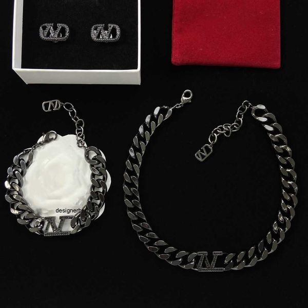 women earring designer necklace fashion valentinoity bracelet jewelry high luxury letters stud v earring wedding set jewelry ah4f, Black
women earring designer necklace fashion valentinoity bracelet jewelry high luxury letters stud v earring wedding set jewelry ah4f, Black