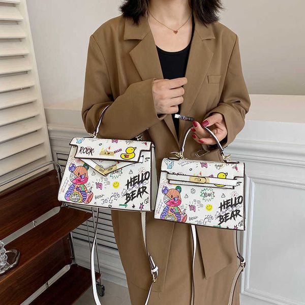 2023 new little bear graffiti bag womens fashion versatile small print one shoulder oblique straddle handbag 230529
2023 new little bear graffiti bag womens fashion versatile small print one shoulder oblique straddle handbag 230529