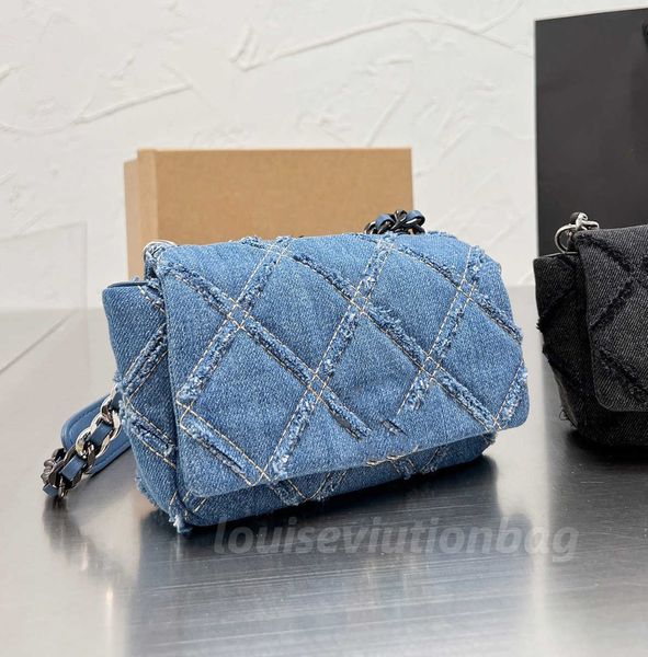 luxury classic cf clutch flap channele bag designer tote gold chain makeup cosmetic toiletry pouch caviar leather lambskin crossbody shoulde
luxury classic cf clutch flap channele bag designer tote gold chain makeup cosmetic toiletry pouch caviar leather lambskin crossbody shoulde