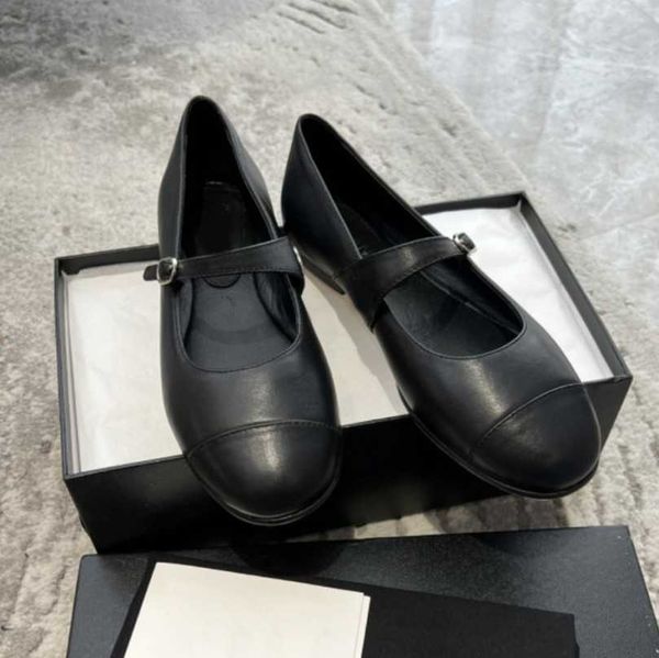 ankle strap ballet flats shoes ballerina mary jane lady girls women flat mule patent black white real leather diamond buckle logo sandal loa
ankle strap ballet flats shoes ballerina mary jane lady girls women flat mule patent black white real leather diamond buckle logo sandal loa