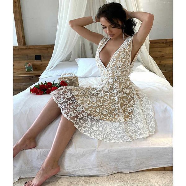 2023 new dress three-dimensional mosaic french v-neck skirt white high-waisted temperament commuter women's dress, Black;pink
2023 new dress three-dimensional mosaic french v-neck skirt white high-waisted temperament commuter women's dress, Black;pink