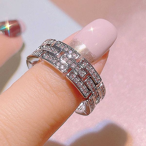 band rings huitan silver color wedding bands women's finger-ring with crystal cubic zirconia simple classic lady rings jewelry aa230529
band rings huitan silver color wedding bands women's finger-ring with crystal cubic zirconia simple classic lady rings jewelry aa230529