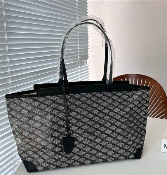 new style luxurys designers gm cross body totes gy men genuine leather shoulder bags women shopping bags handbag shopping bags tote
new style luxurys designers gm cross body totes gy men genuine leather shoulder bags women shopping bags handbag shopping bags tote
