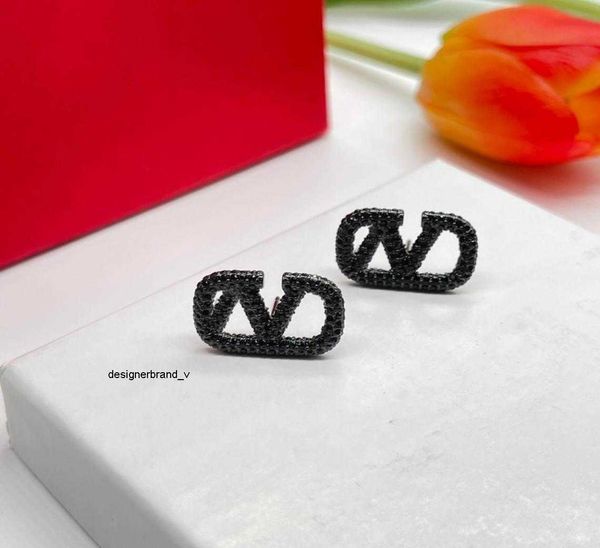 letter v earring stud earing women fashion hoop designer jewelry metal valentinoity earring luxury woman v asdzcx1804199, Golden;silver
letter v earring stud earing women fashion hoop designer jewelry metal valentinoity earring luxury woman v asdzcx1804199, Golden;silver